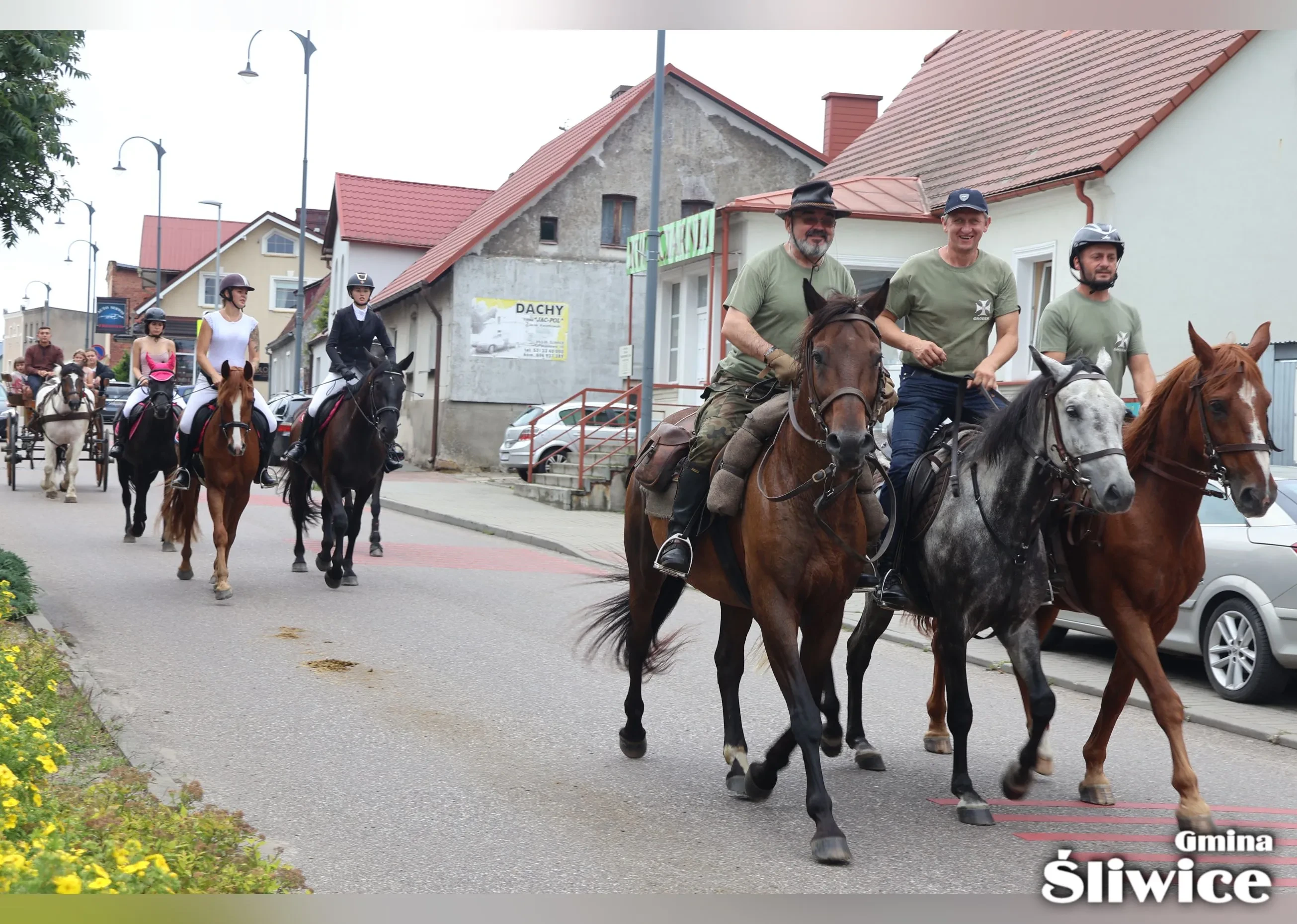 panowie z ośrodku jeździeckiego
