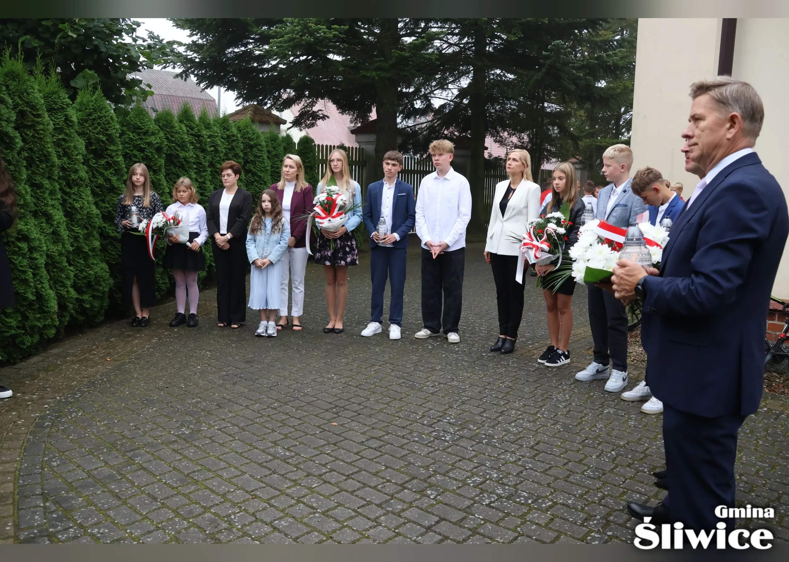 reprezentacje szkół, wójt i sekretarz