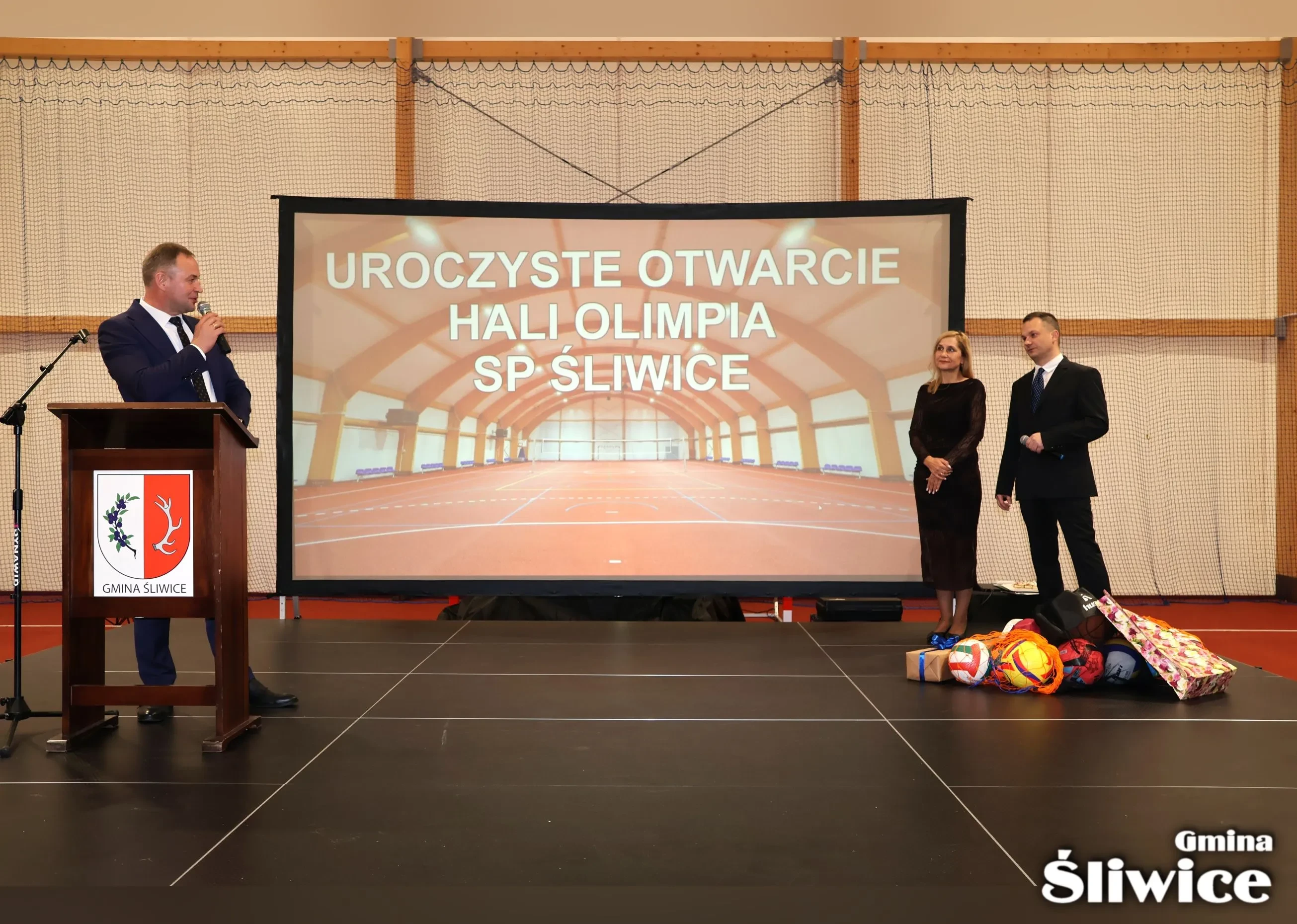 wójt przemawia do dyrektorów