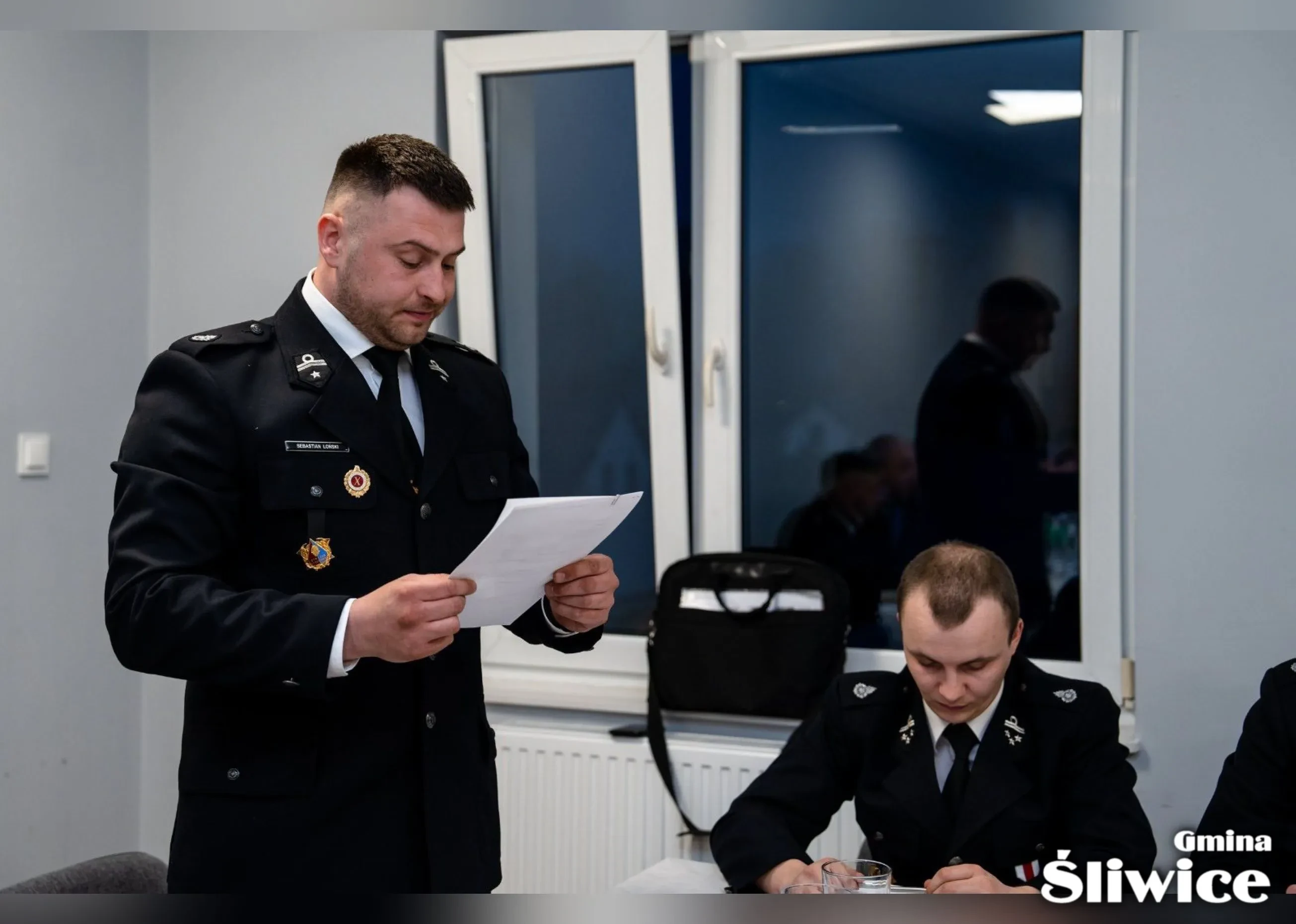 sebastian łoński czyta z kartki